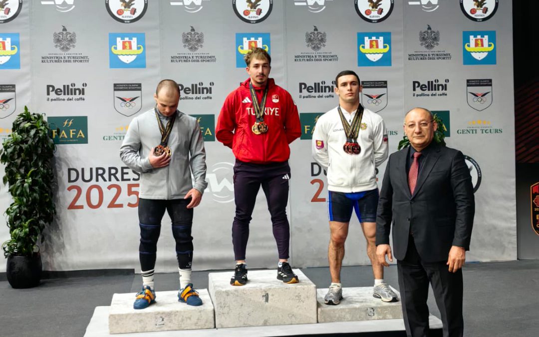 YUSUF FEHMİ GENÇ 2 ALTIN BİR GÜMÜŞ KAZANDI YUSUF FEHMİ GENÇ 2 ALTIN BİR GÜMÜŞ KAZANDI