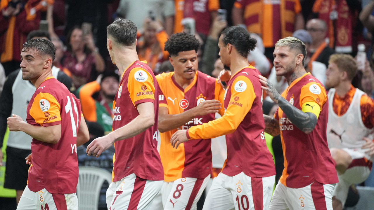 Ajax’ta Kenneth Taylor ve Berghuis yok derken Galatasaray’a Yunus Akgün şoku