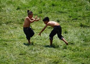 Erzurum-Cumhuriyet ile yaşıt Karakucak Güreşleri’nde 403 pehlivan meydana çıktı